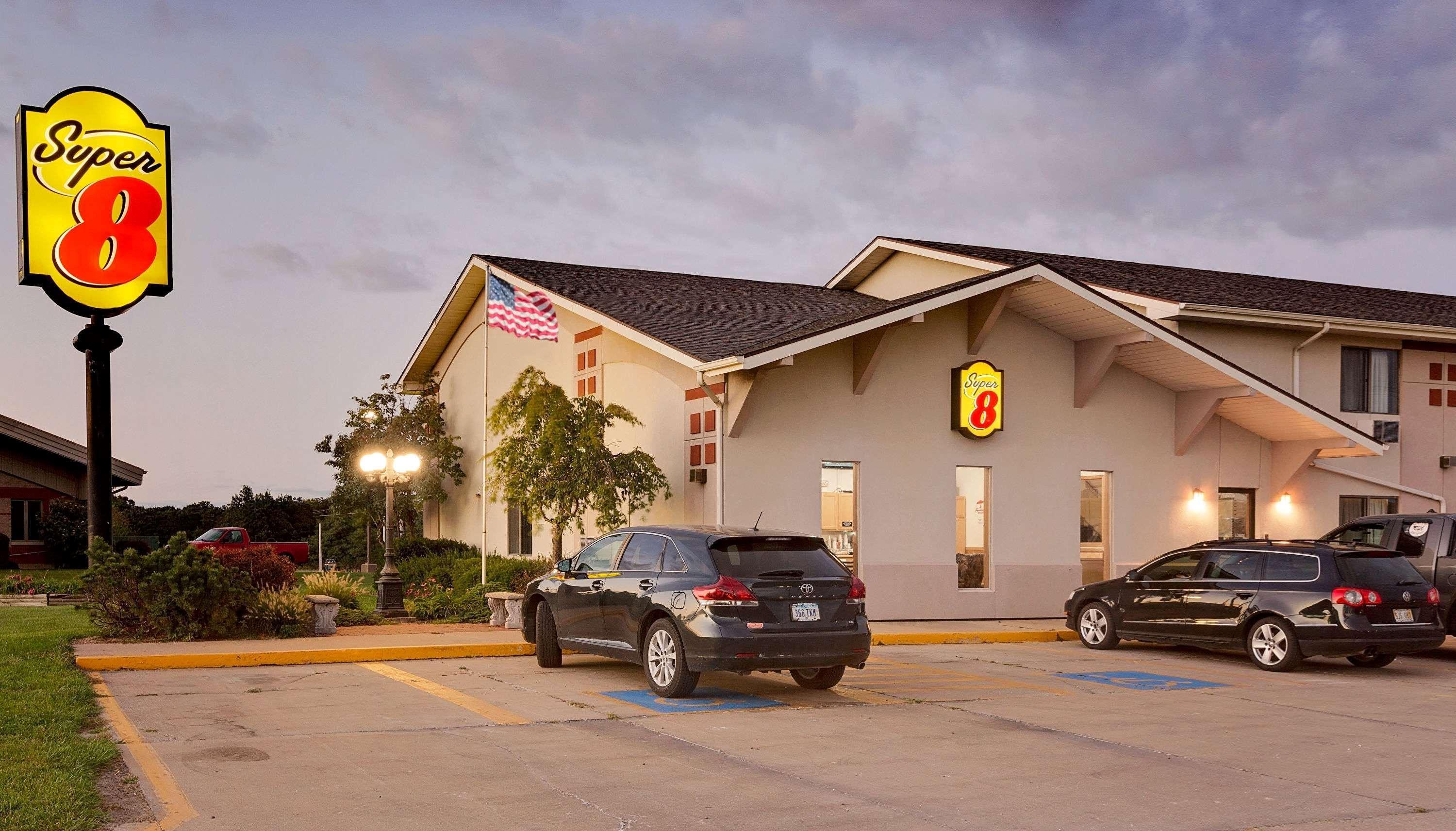 Hotel Super 8 By Wyndham Keokuk Exterior foto